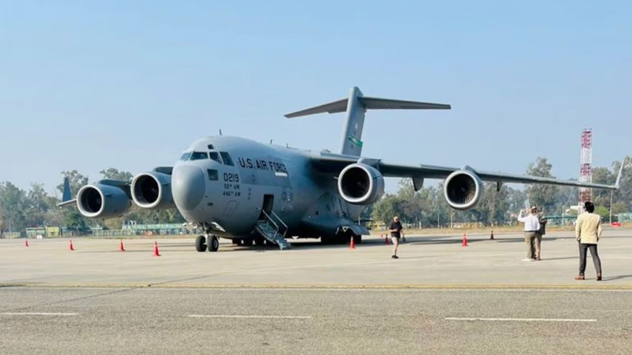 Deportation | రాత్రి 10 గంటలకు అమృత్సర్కు అక్రమ వలసదారుల విమానం.. ఈసారి ఎంతమంది వస్తున్నారంటే?