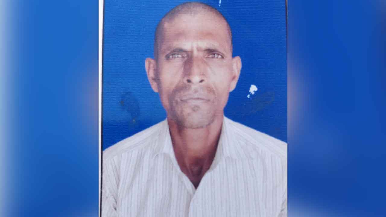 Commits suicide | పురుగుల మందు తాగి మరో కౌలు రైతు ఆత్మహత్య