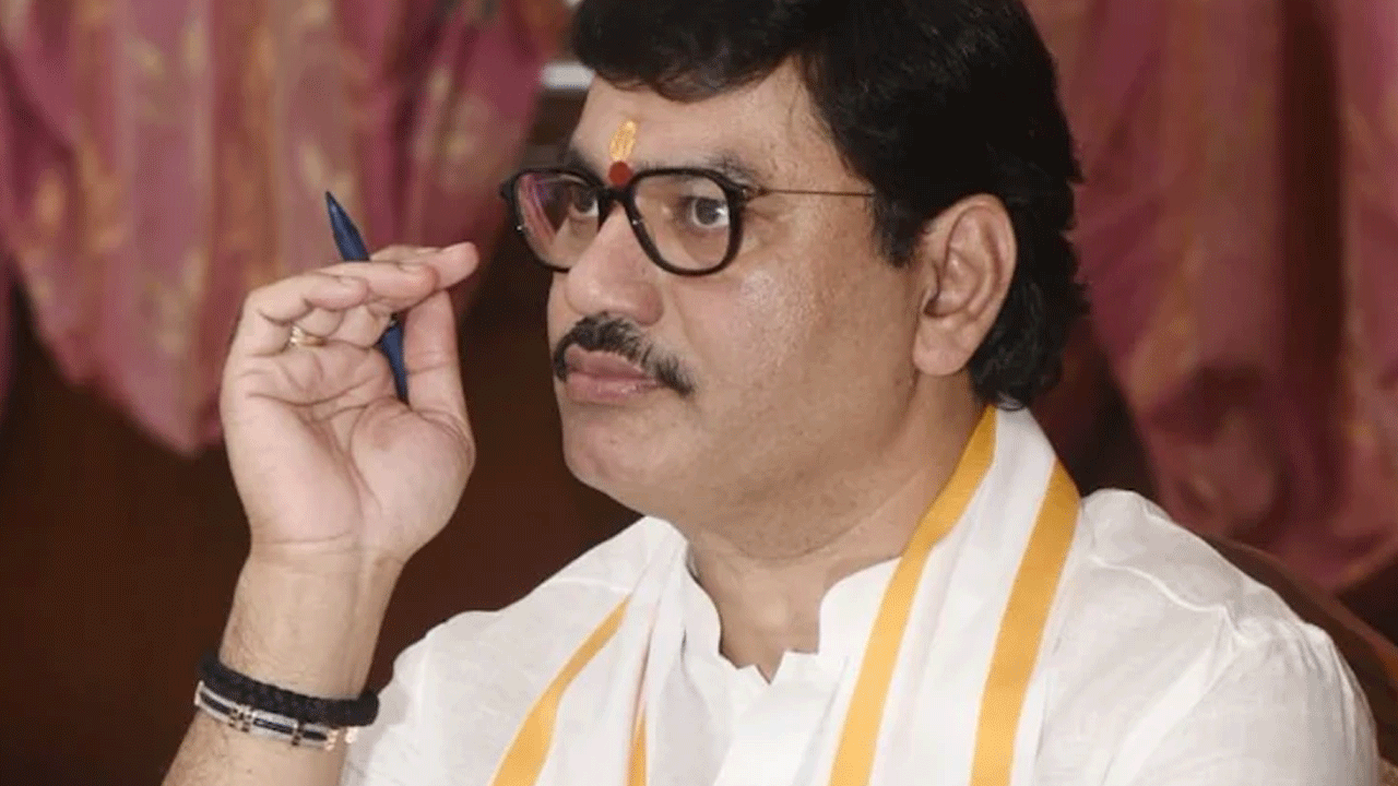 Minister Dhananjay Munde: మొద‌టి భార్య ఫిర్యాదు.. పౌర‌స‌ర‌ఫ‌రాల శాఖ మంత్రికి స‌మ‌న్లు