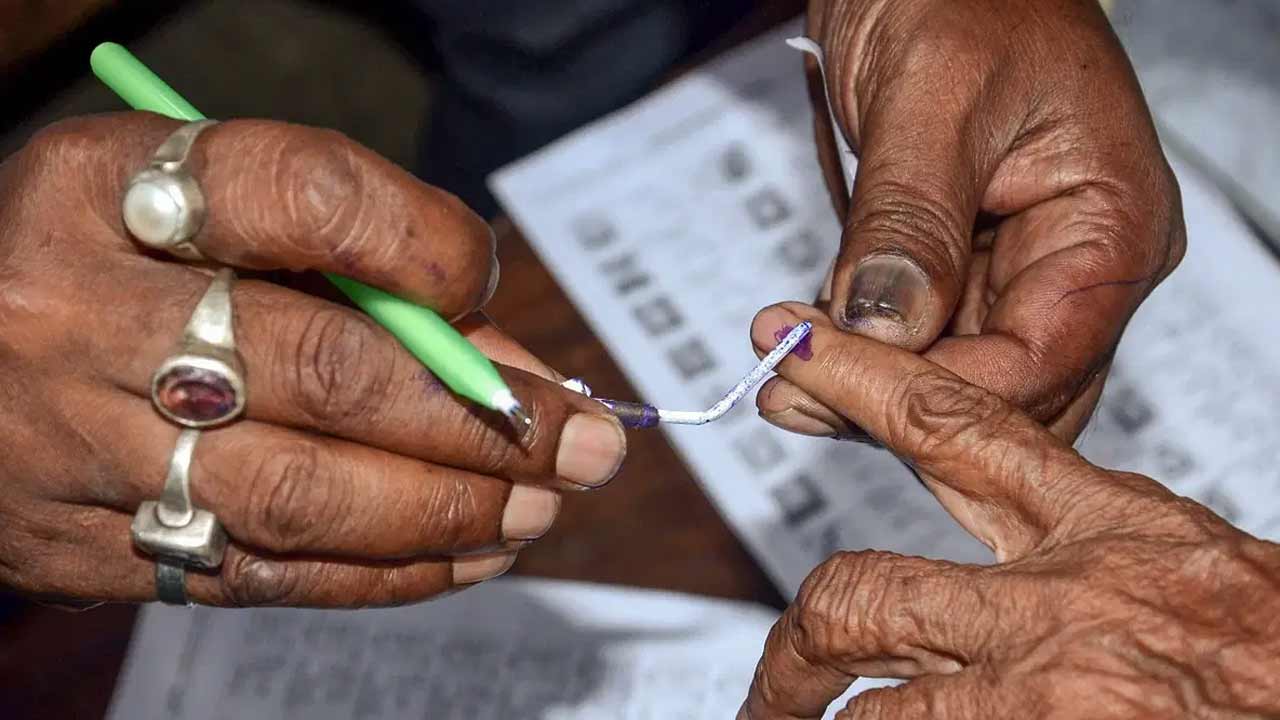 Panchayat Election | రంగారెడ్డి జిల్లాలో మొదలైన పంచాయతీ ఎన్నికల సందడి.. రిజర్వేషన్లపైనే ఉత్కంఠ