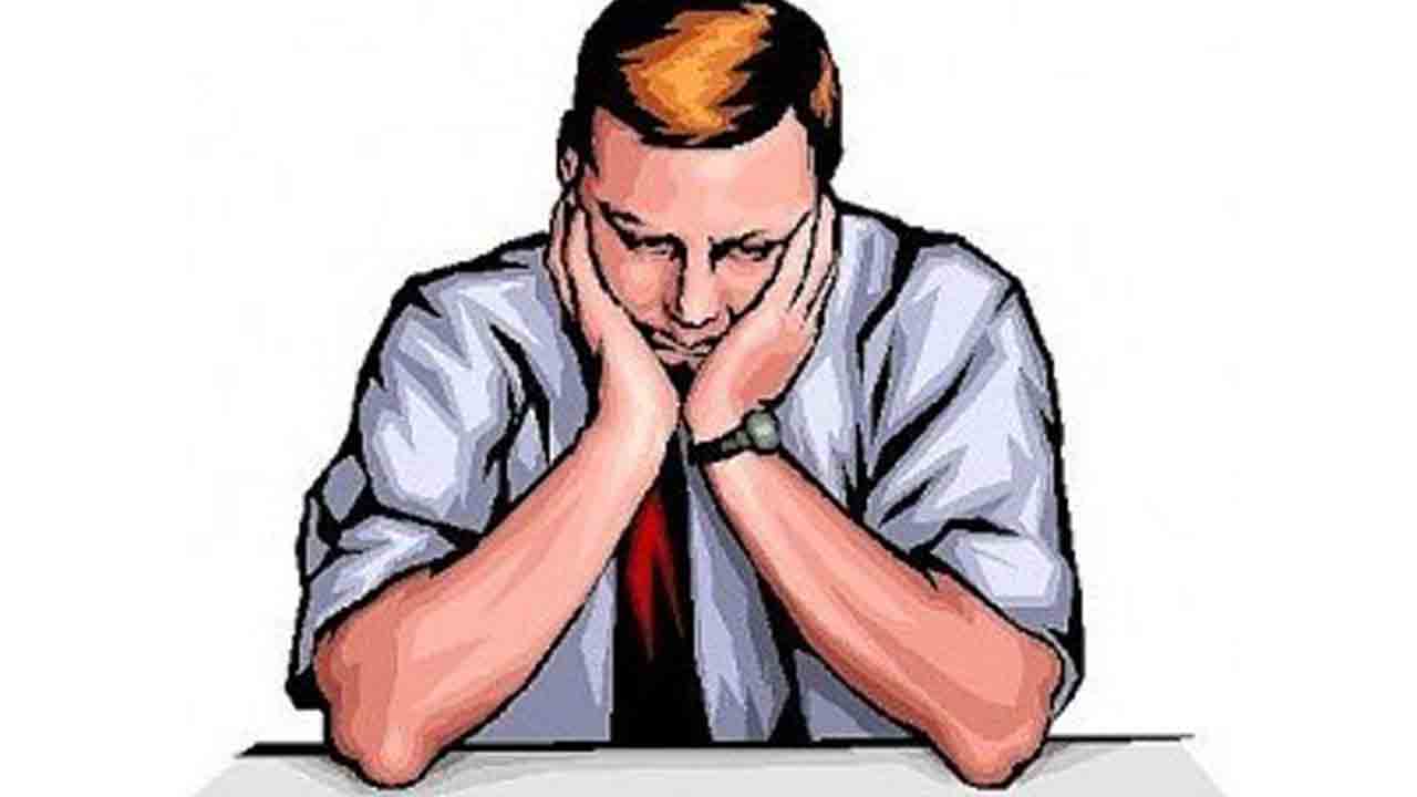 వేతన వెతలు.. ఔట్‌ సోర్సింగ్‌ ఉద్యోగులకు ఆరు నుంచి ఎనిమిది నెలలుగా జీతాల్లేవ్‌