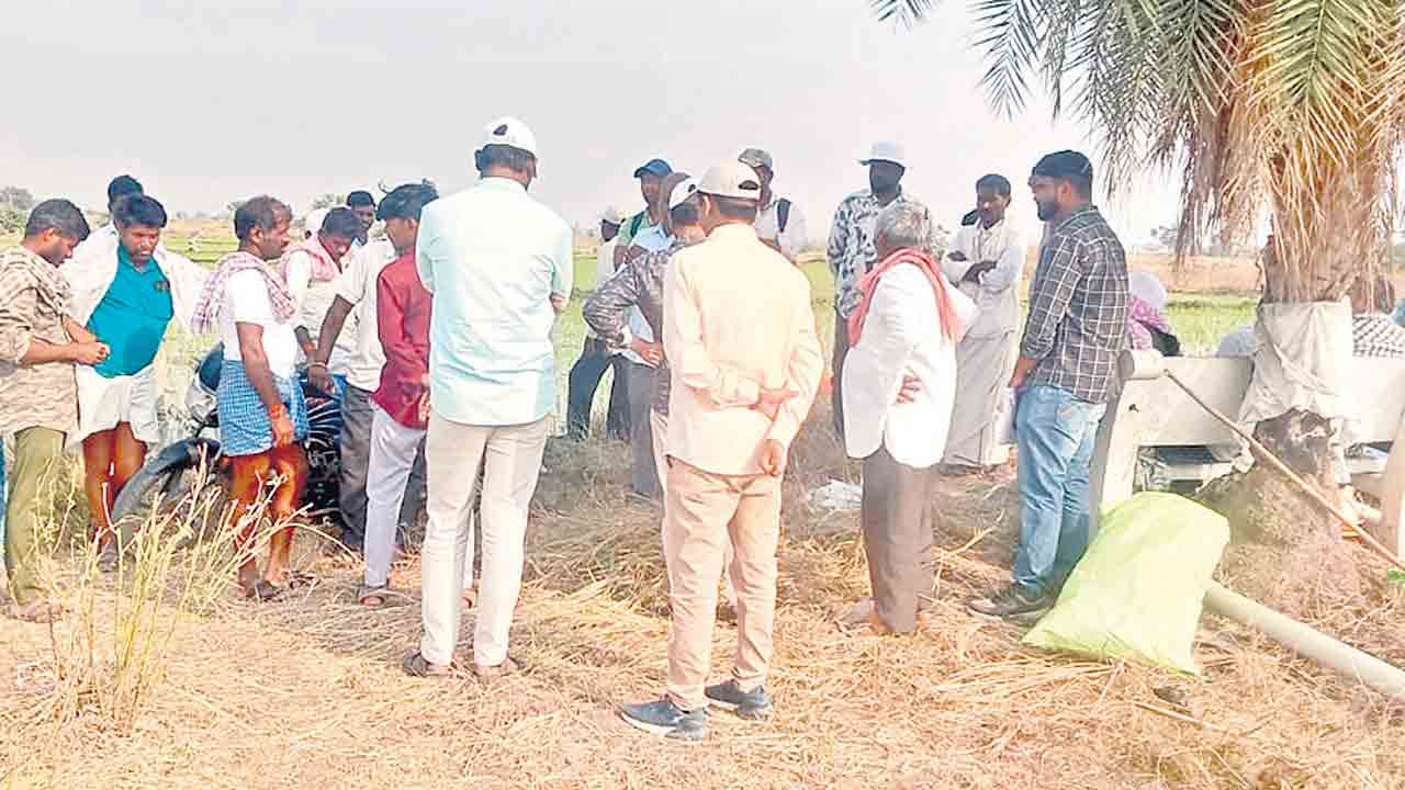 మా భూములివ్వం