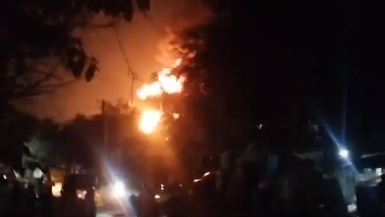 Hyderabad | చ‌ర్ల‌ప‌ల్లి పారిశ్రామిక‌వాడ‌లో భారీ అగ్నిప్ర‌మాదం.. Video