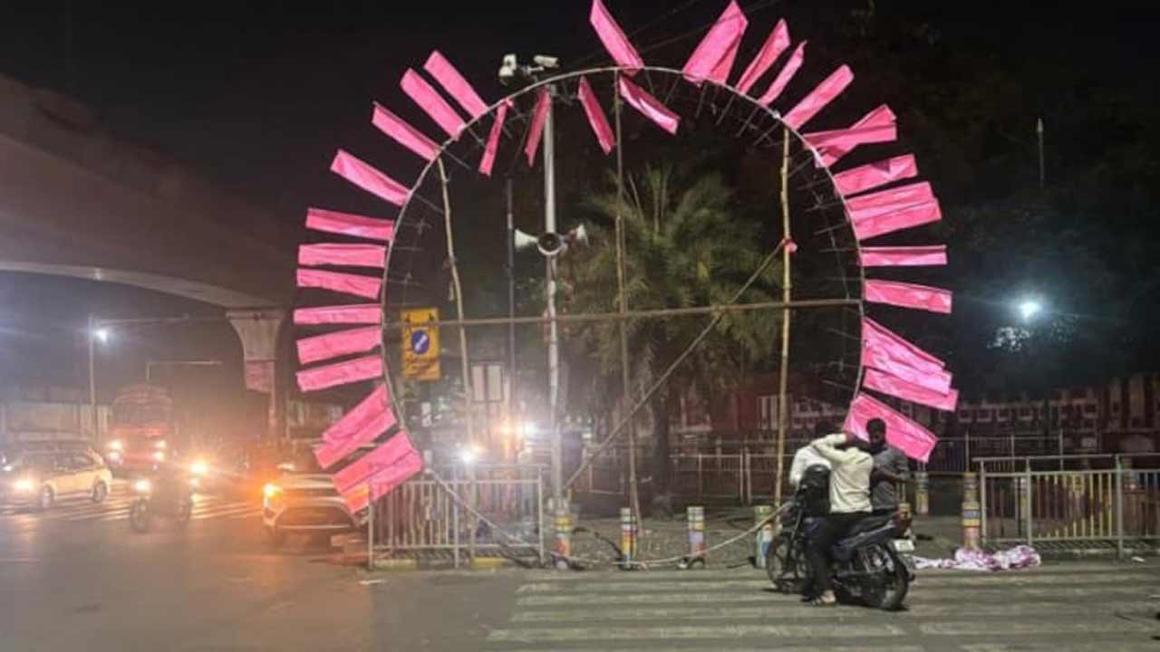 KCR | కేసీఆర్‌ ఫ్లెక్సీల తొలగింపు.. ఆర్టీసీ క్రాస్‌ రోడ్డులో బీఆర్‌ఎస్‌ ధర్నా