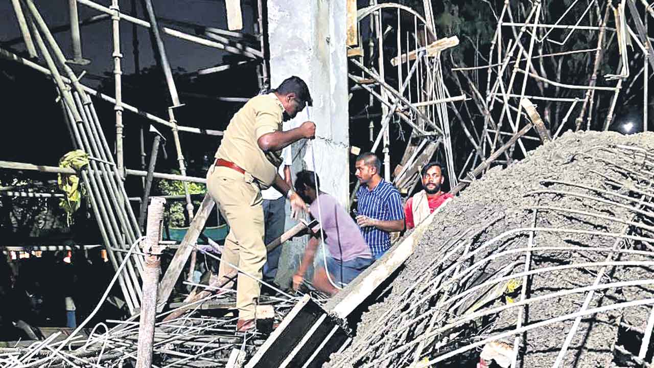 HCU | హెచ్‌సీయూలో కుప్పకూలిన నిర్మాణం