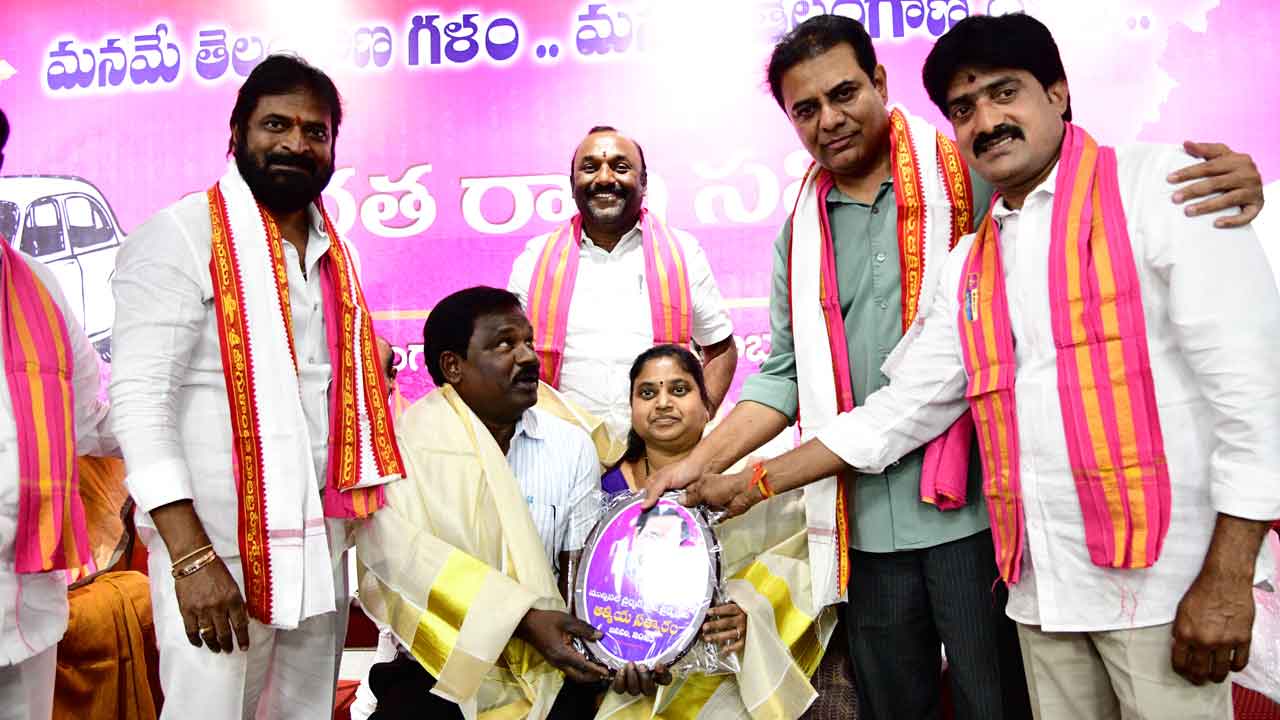 ఆత్మీయ సత్కారం