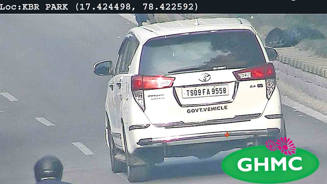 GHMC | బల్దియాలో అధికార్ల వైభోగం.. ప్రభుత్వ వాహనాలను సొంత అవసరాలకు వినియోగిస్తున్న ఆఫీసర్లు!