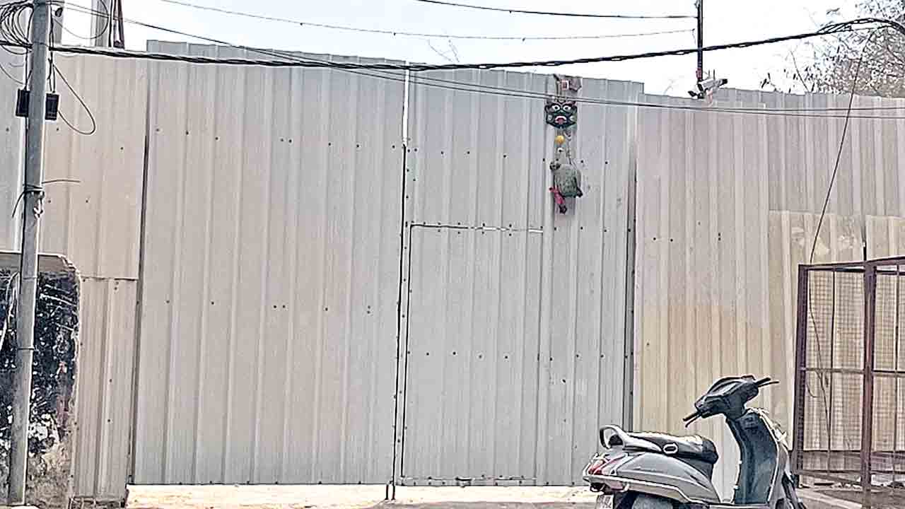 రూ.150 కోట్ల విలువైన స్థలంపై మరోసారి కన్ను