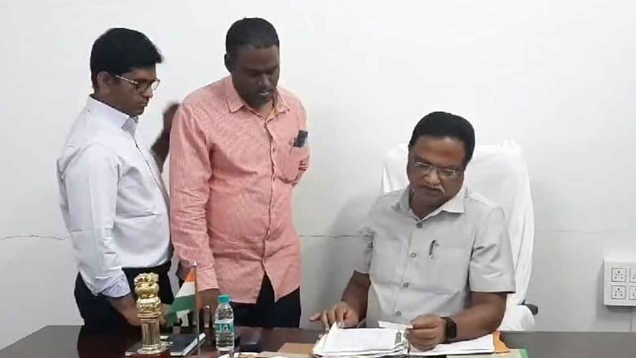 Ramagundam | రామగుండం కార్పొరేషన్‌లో రీజినల్ డైరెక్టర్ సాహిద్ మసూద్ విచారణ