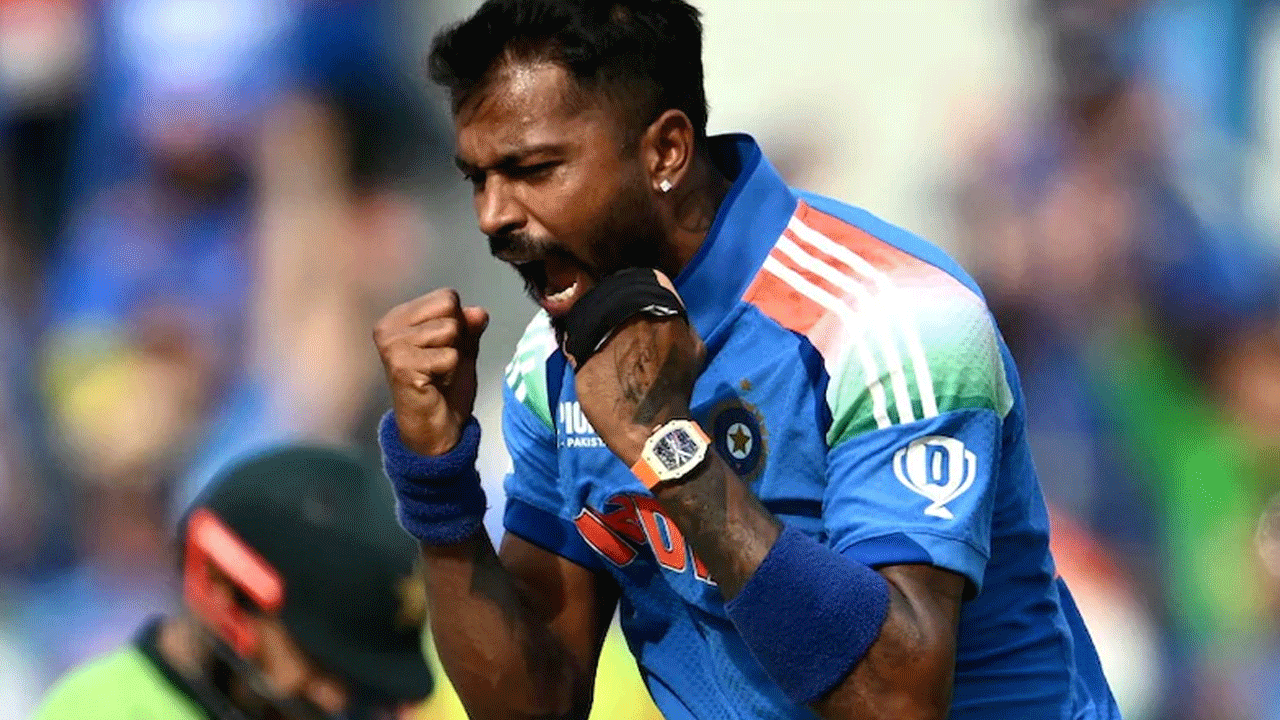 Hardik Pandya: 7 కోట్ల ఖ‌రీదైన వాచ్ ధ‌రించి.. పాకిస్థాన్‌తో మ్యాచ్ ఆడిన హార్దిక్ పాండ్యా