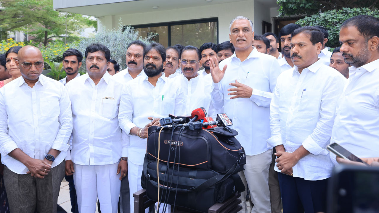Harish Rao | హెలికాప్ట‌ర్ నుంచి చూస్తే.. సొరంగం ఏమ‌న్న క‌నిపిస్త‌దా..? మంత్రుల‌ను ప్ర‌శ్నించిన హ‌రీశ్‌రావు