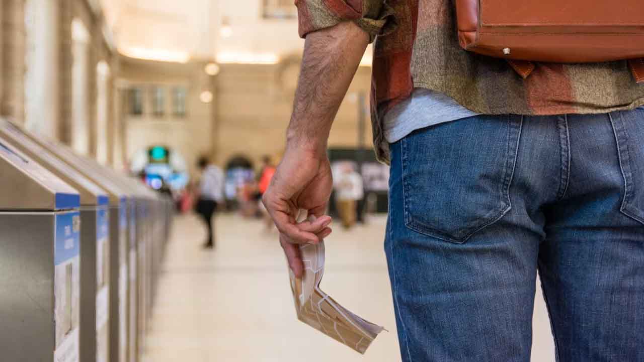 Akshay | 50 లక్షలు ఖర్చు పెట్టి.. 5 నిమిషాల్లో అరెస్టయ్యాడు.. ఎలాగంటే?