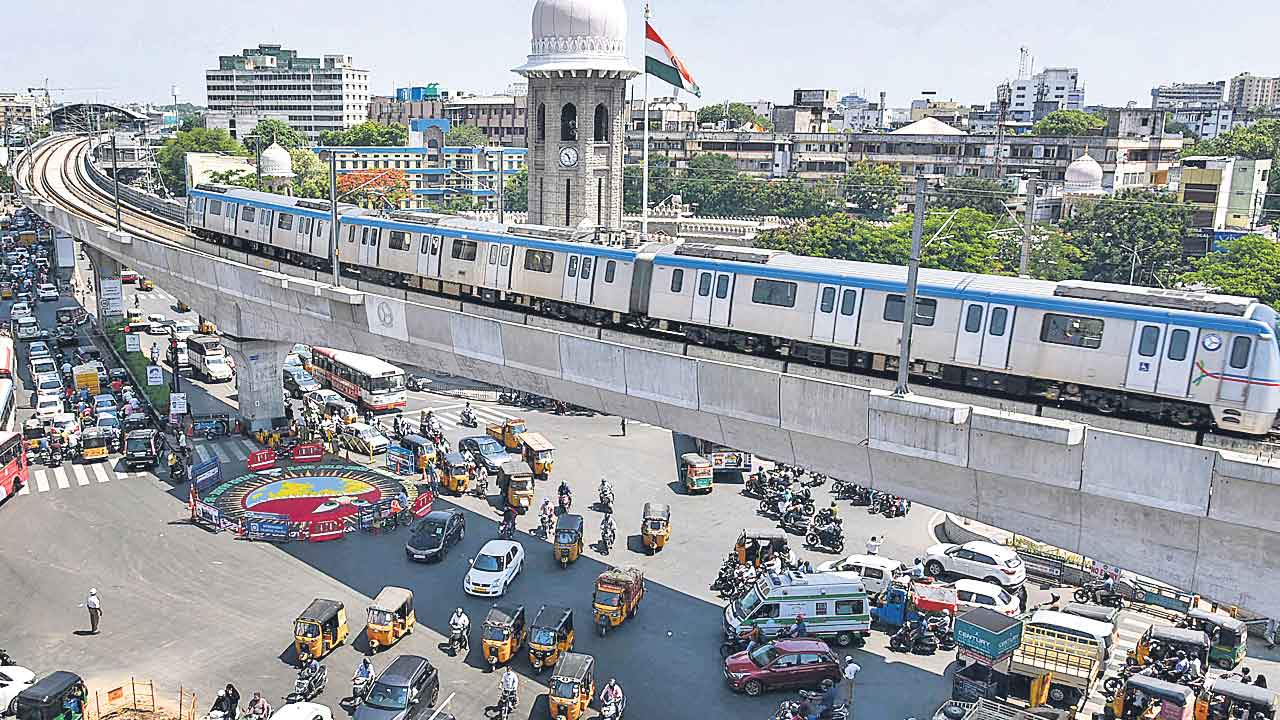 ఓల్డ్‌ సిటీ మెట్రోకు అడ్డంకులు