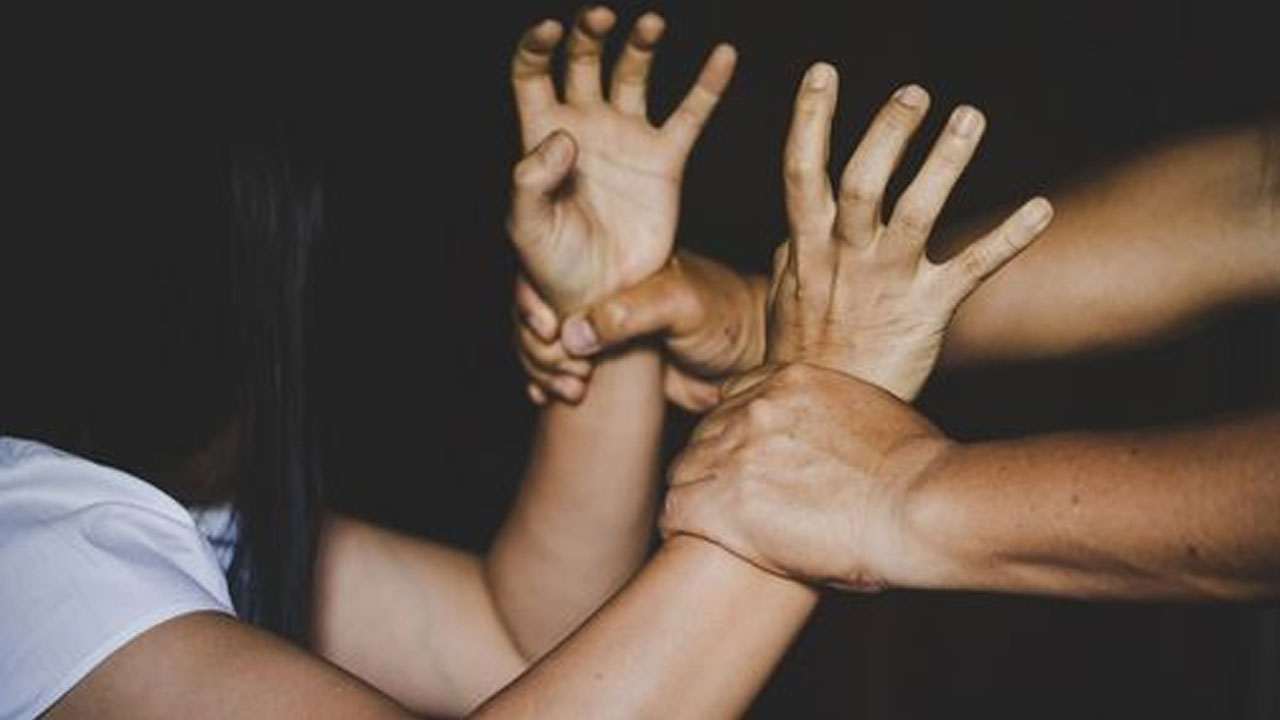 Mall | మతిస్థిమితం లేని వృద్ధురాలిపై లైంగిక దాడికి యత్నం.. యువకుడు అరెస్ట్‌