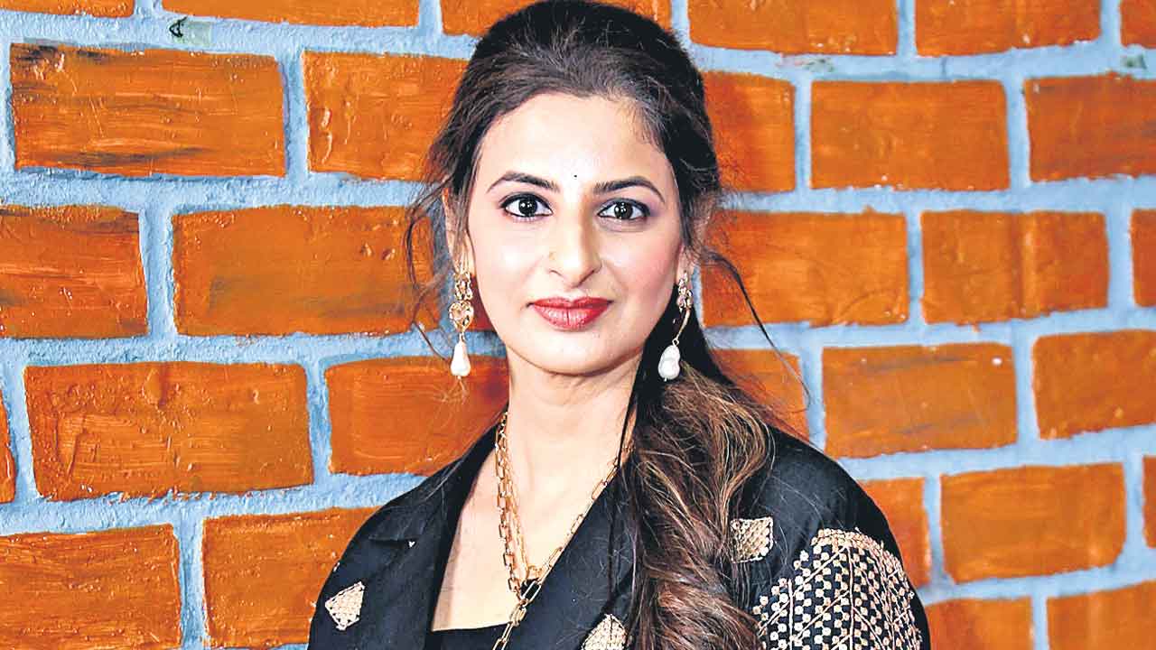 భరతనాట్యం నేపథ్యంలో అందెల రవమిది