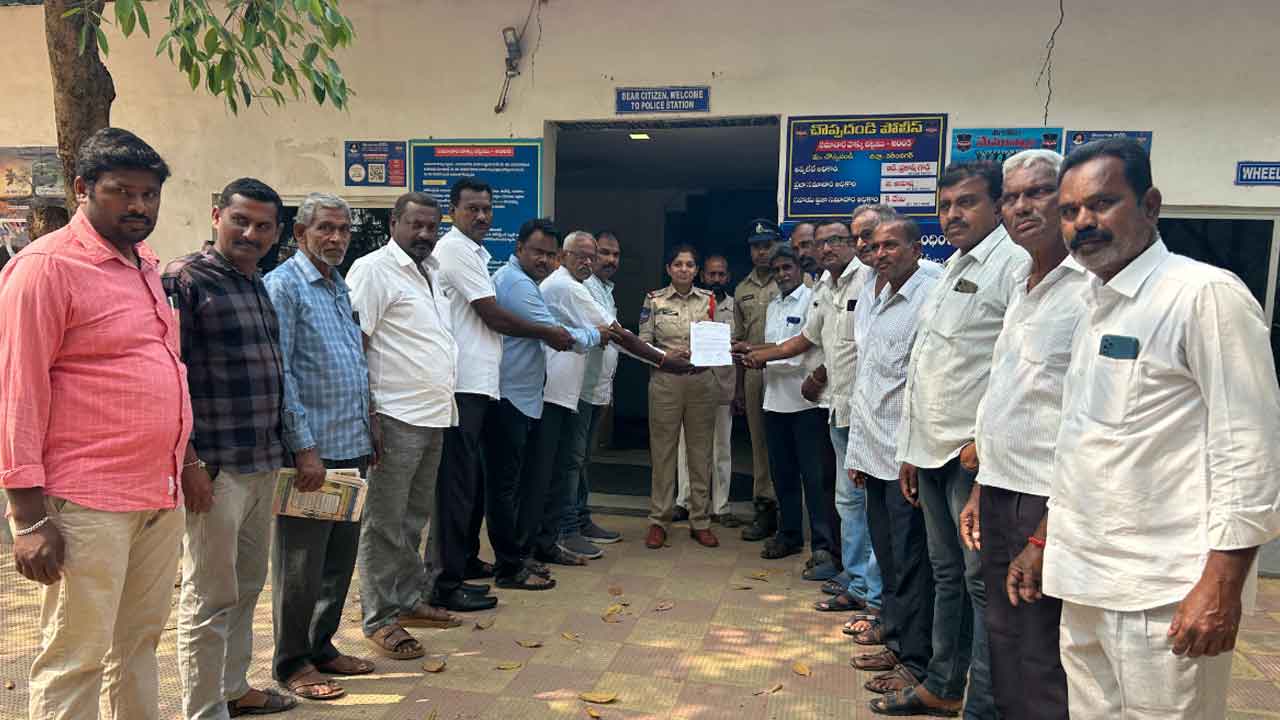 Teenmar Mallanna | ఎమ్మెల్సీ తీన్మార్ మల్లన్న పై చొప్పదండి పోలీస్ స్టేషన్‌లో ఫిర్యాదు