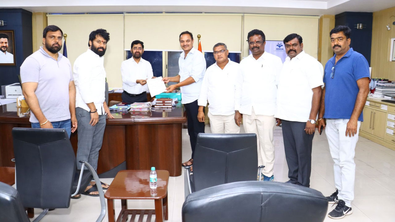 MLA Bandari Laxma Reddy | జలమండలి ఎండీ అశోక్ రెడ్డిని కలిసిన ఎమ్మెల్యే బండారి లక్ష్మారెడ్డి