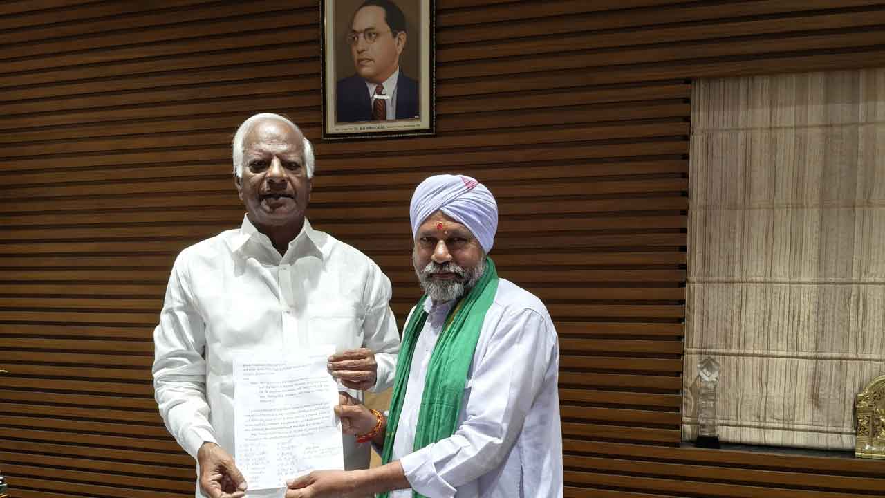 Janagama | సాగునీరు అందించి పంటలను కాపాడాలి