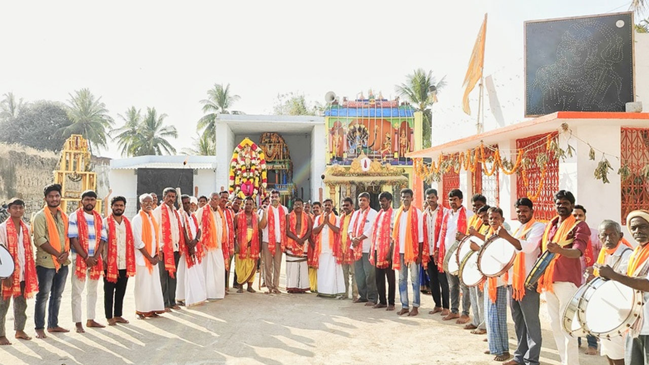 Kadthal | గరుడ వాహనంపై ఊరేగిన లక్ష్మీ చెన్నకేశవస్వామి వారు