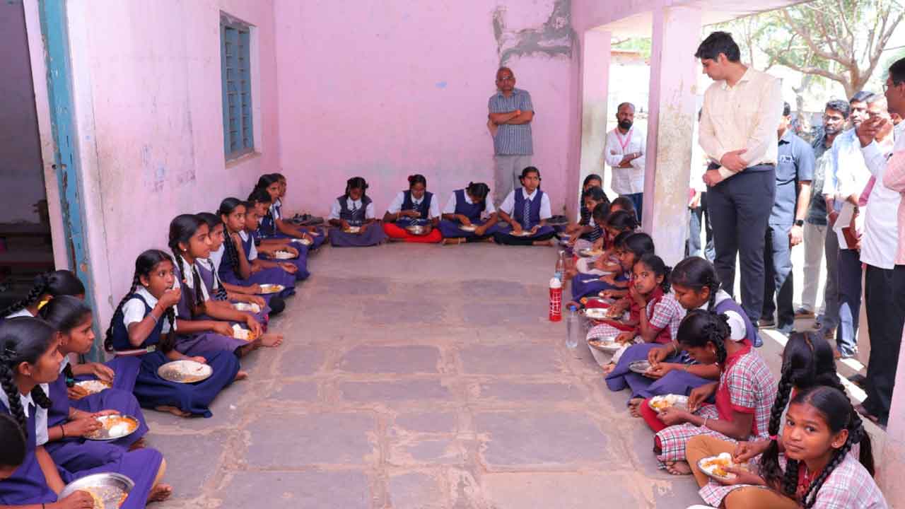 Ashish Sanghwan | మొక్కలు ఎండిపోకుండా ప్రత్యేక దృష్టి పెట్టాలి : కలెక్టర్ ఆశిష్ సంఘ్వాన్