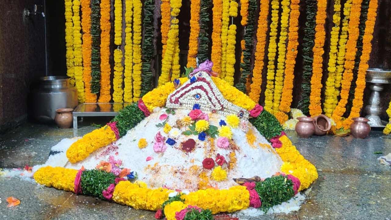 Keesara | భక్తులతో కోలాహలంగా కీసరగుట్ట.. స్వామివారికి అన్నాభిషేకం