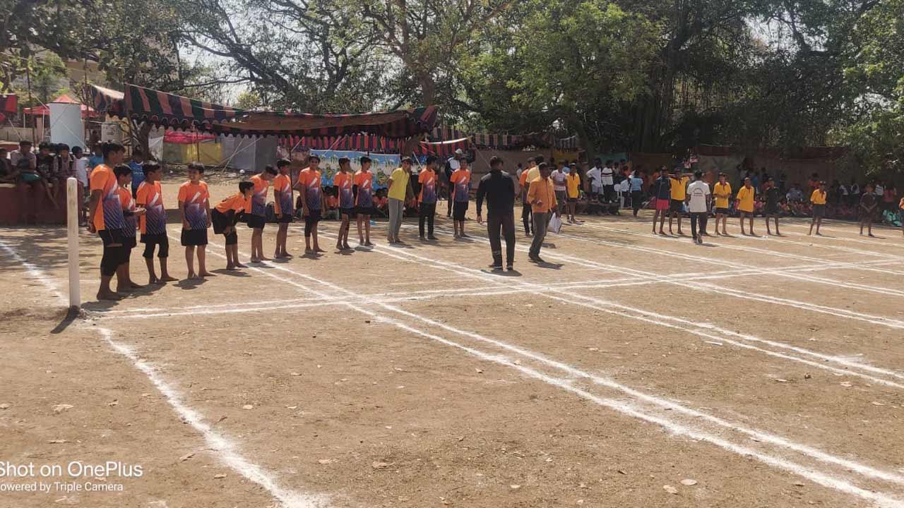 Keesara | చీఫ్ గెస్ట్ లేట్తో ఆలస్యంగా ప్రారంభమైన క్రీడాపోటీలు.. మధ్యాహ్నం దాకా ఎండలోనే క్రీడాకారులు