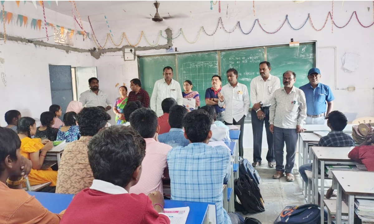 ప్రభుత్వ జూనియర్ కళాశాలలోనే నాణ్యమైన విద్య.. పిల్లల బంగారు భవిష్యత్తుకు బాటలు