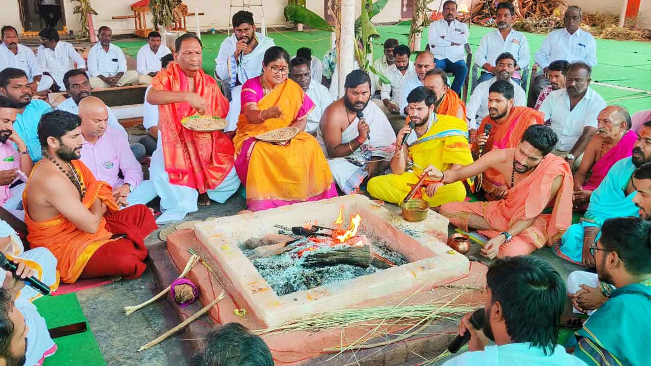 KCR | కేసీఆర్‌ ఆరోగ్యంగా ఉండాలని ఆయుష్ హోమం నిర్వహించిన మాజీ మంత్రి కొప్పుల