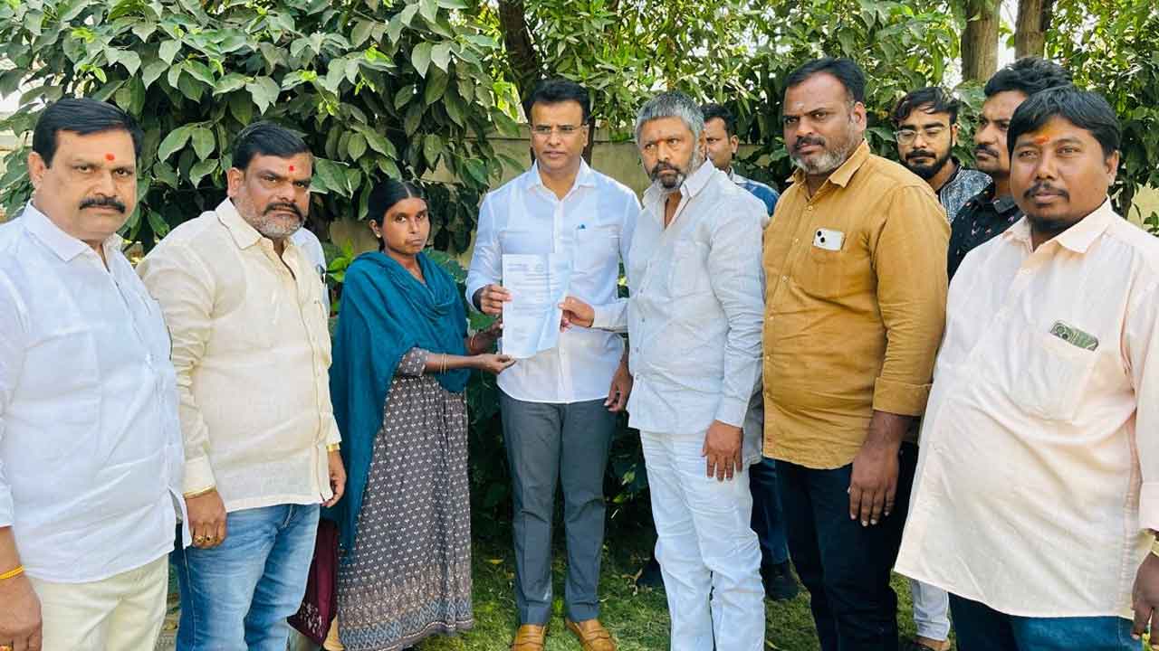 CMRF | నిరుపేద కుటుంబాలకు సీఎం రిలీఫ్ ఫండ్ చెక్కుల అందజేత