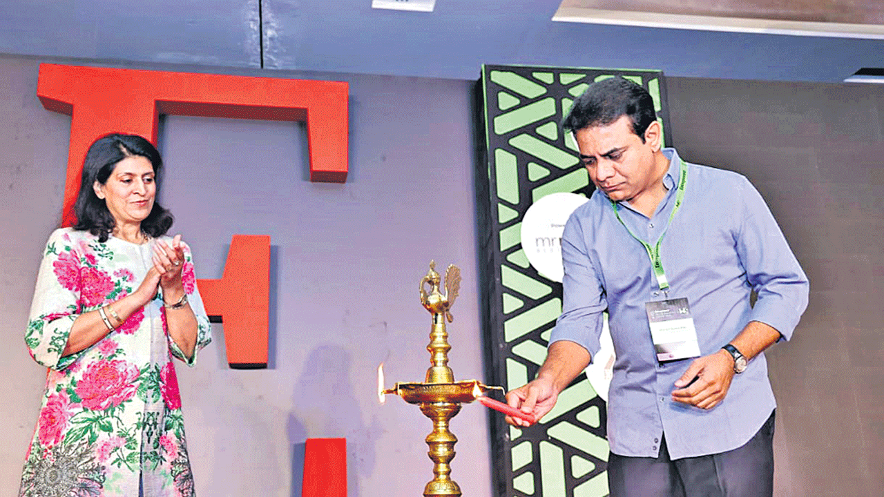 KTR | సాంకేతిక ఆవిష్కరణలకు నైతికత తోడవ్వాలి.. టెక్నాలజీని బాధ్యతగా వాడుకోకపోతే భారీ విధ్వంసం: కేటీఆర్‌