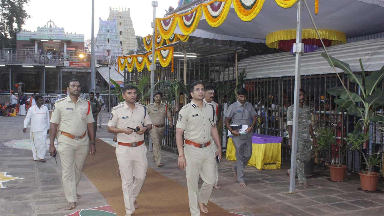 మహాశివరాత్రి బ్రహ్మోత్సవాల ఏర్పాట్లను పరిశీలించిన కర్నూలు ఎస్పీ