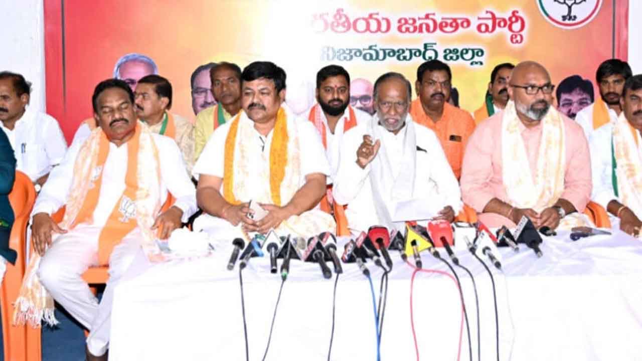 Congress | కాంగ్రెస్ పార్టీకి ఎమ్మెల్సీ అభ్యర్థి లేకుండా పోయాడు : ఎంపీ లక్ష్మణ్