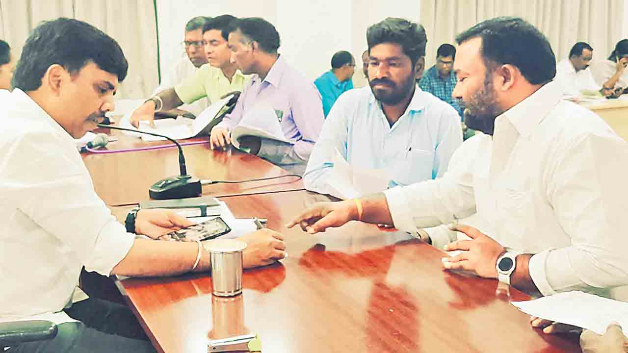 గ్రామకంఠం భూమి కబ్జా