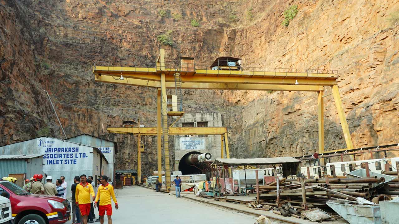 సన్నగిల్లుతున్న ఆశలు