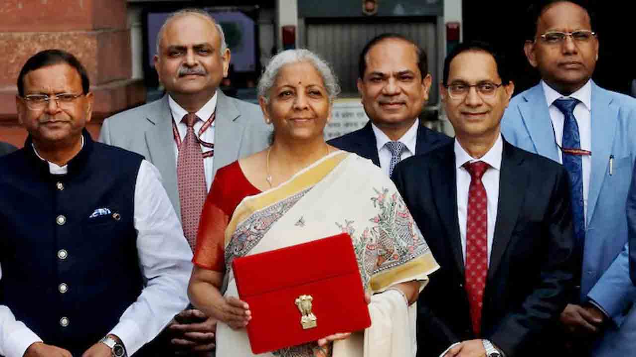 Nirmala Sitharaman | వరుసగా ఎనిమిదోసారి బడ్జెట్‌.. మరో చరిత్ర సృష్టించిన నిర్మలమ్మ