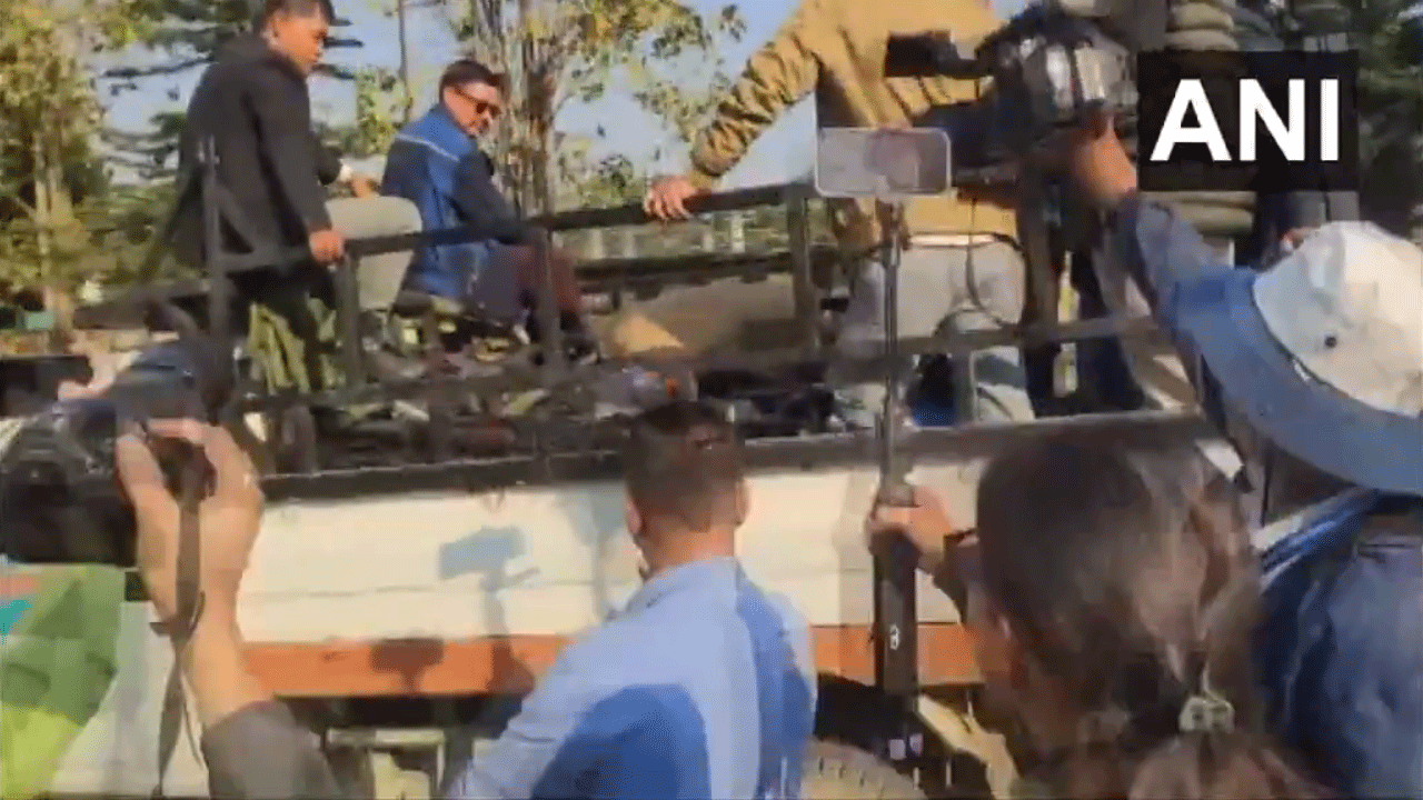 Manipur: మైతీలు వెన‌క్కి త‌గ్గారా ?.. మ‌ణిపూర్ గ‌వ‌ర్న‌ర్‌కు ఆయుధాలు అప్ప‌గింత !