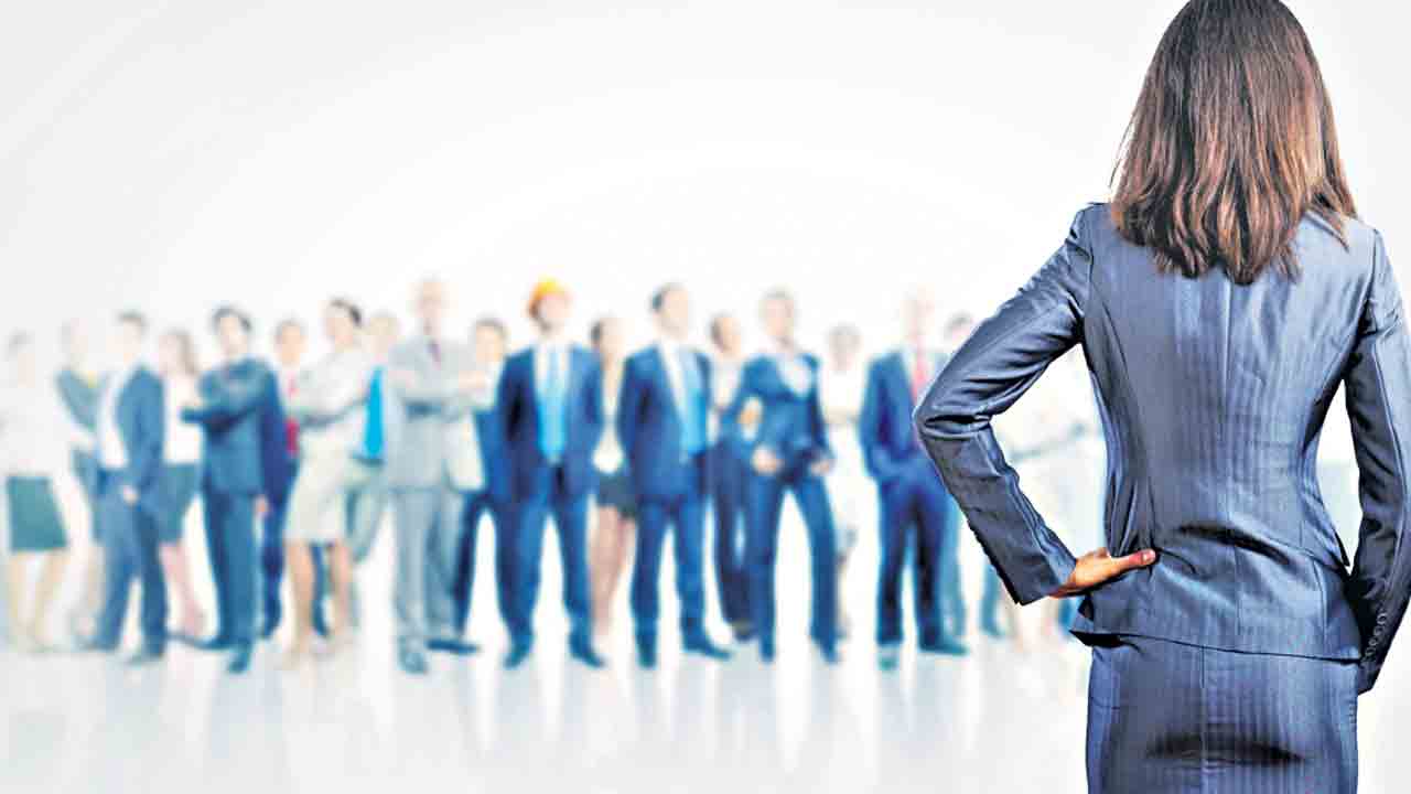 ఆమె.. ద లీడర్‌