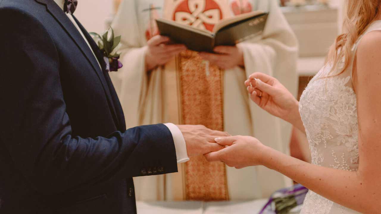 AP News | హెచ్‌ఐవీ ఉన్న విషయం దాచి పెళ్లికి సిద్ధమైన వరుడు.. చివరి నిమిషంలో బయటపడ్డ రహస్యం!