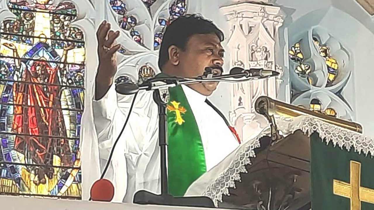 Medak Church1