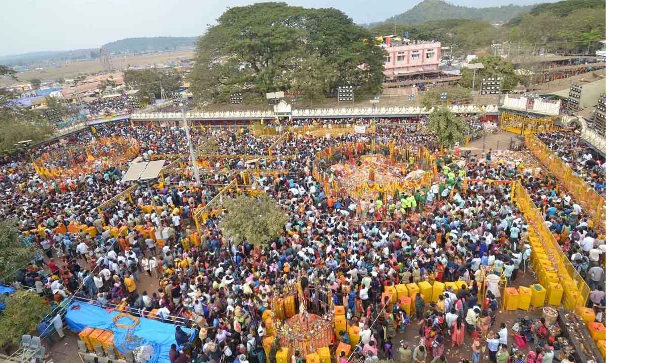 Medaram Jatara | సమ్మక్క-సారలమ్మ చిన్న జాతర.. పెద్దసంఖ్యలో తరలివస్తున్న భక్తులు