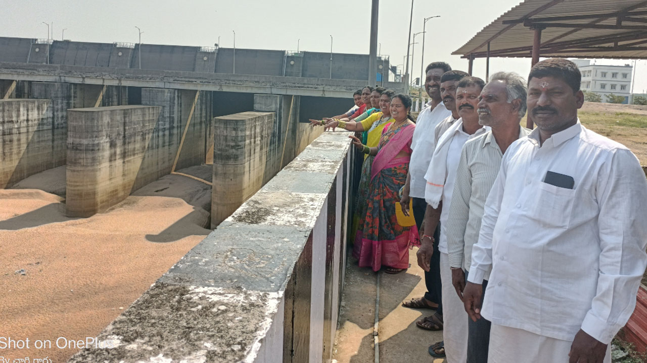 Medigadda | ఎడారిగా మారిన మేడిగ‌డ్డ‌.. ప‌ర్యాట‌కుల ఆవేద‌న‌