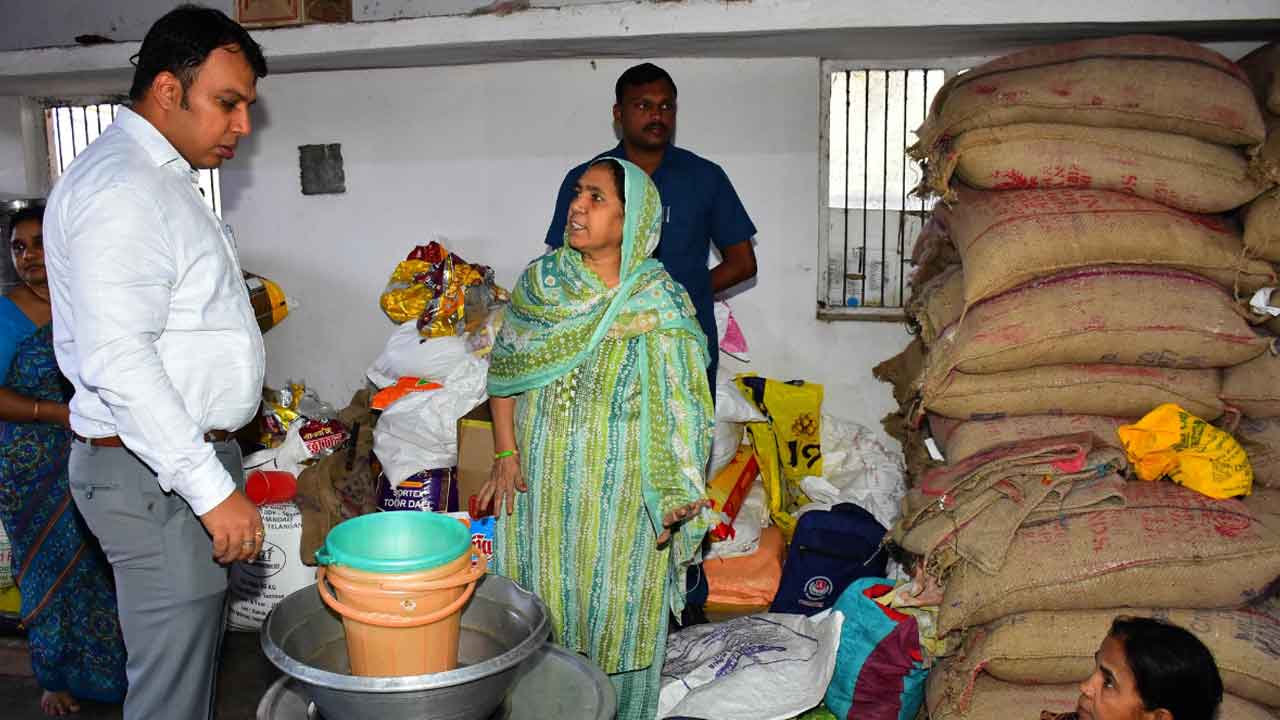 Sandeep Kumar Jha | కామన్ డైట్ మెనూ ప్రకారం భోజనం అందివ్వాలి : సందీప్ కుమార్ ఝా