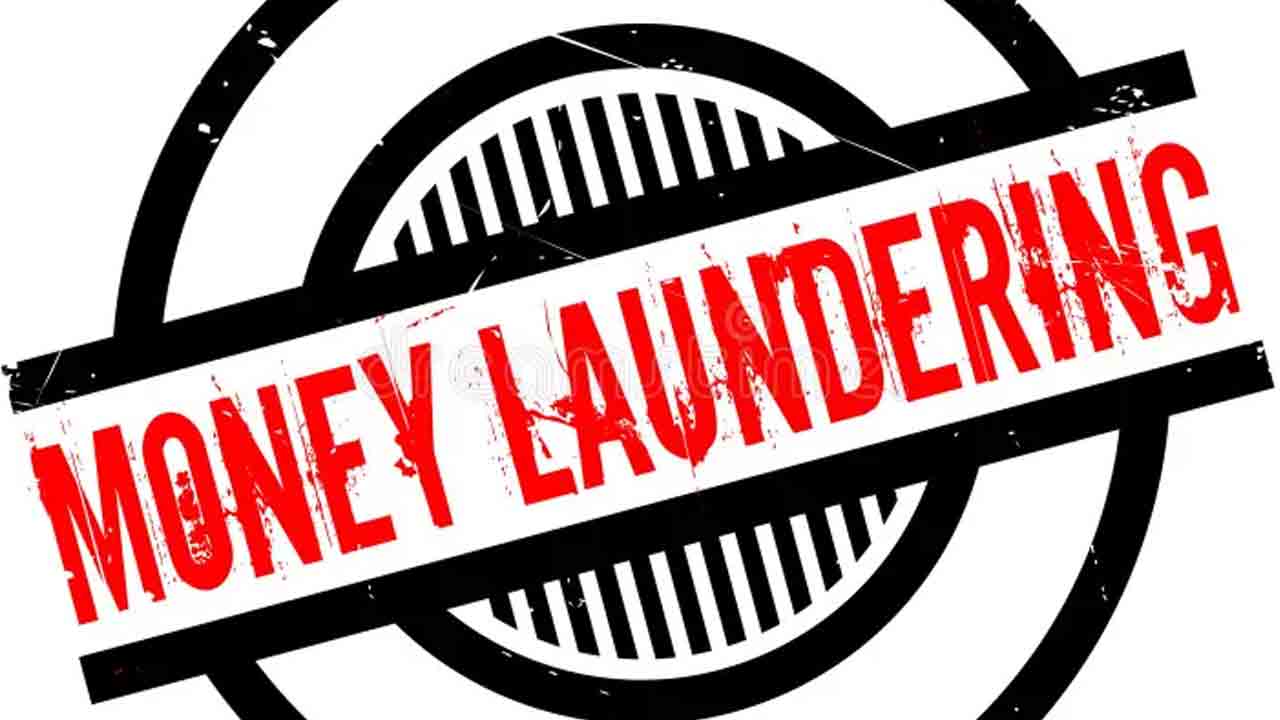 మనీలాండరింగ్‌ పేరుతో..