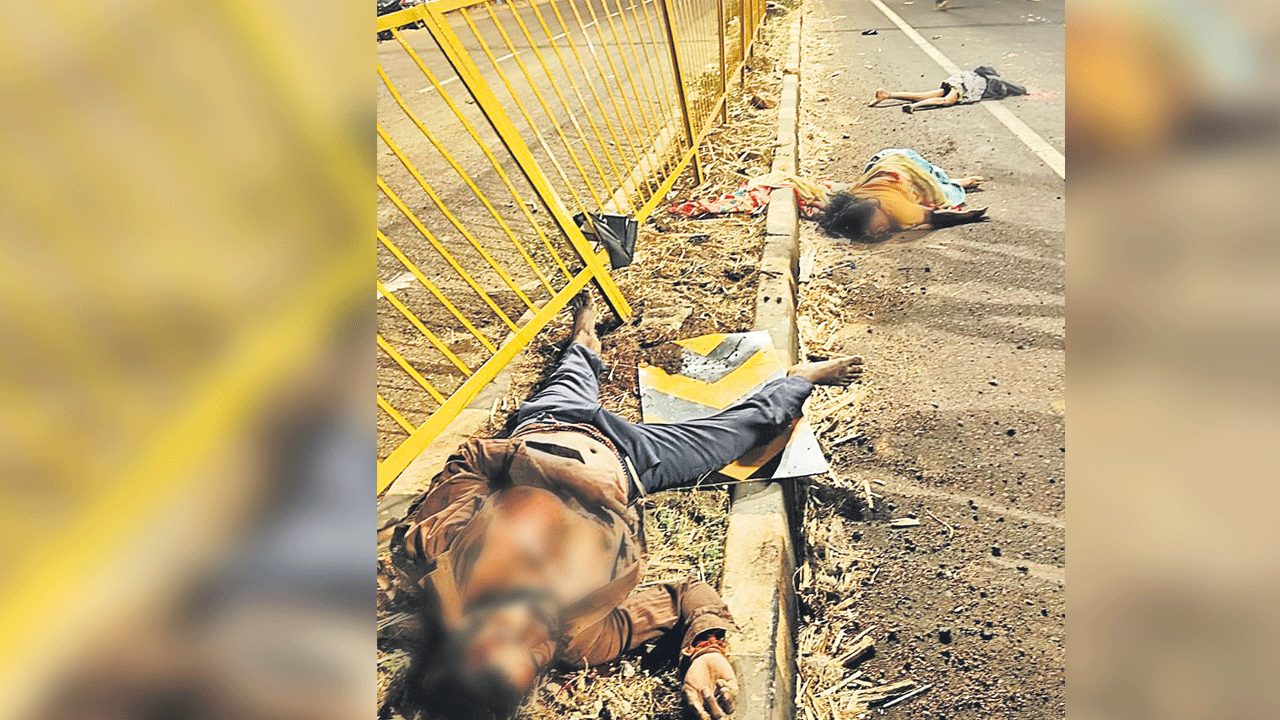 బుధేరాలో ఘోర రోడ్డు ప్రమాదం