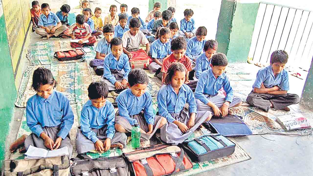 విద్యకు అరకొర నిధులు