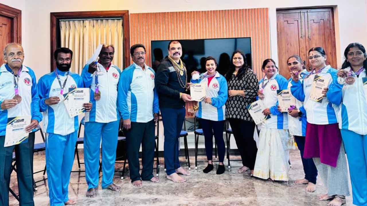 Hyderabad | జాతీయ మాస్టర్స్ పోటీల్లో పథకాలు సాధించిన విజేతలను అభినందించిన కొండ విజయ్ కుమార్