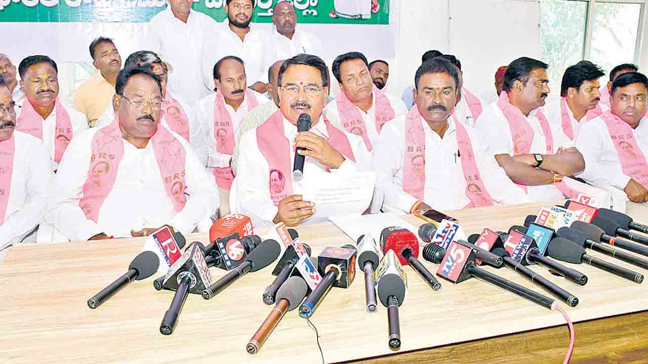 పాలమూరుకు సీఎం చేసిందేమిటీ..?