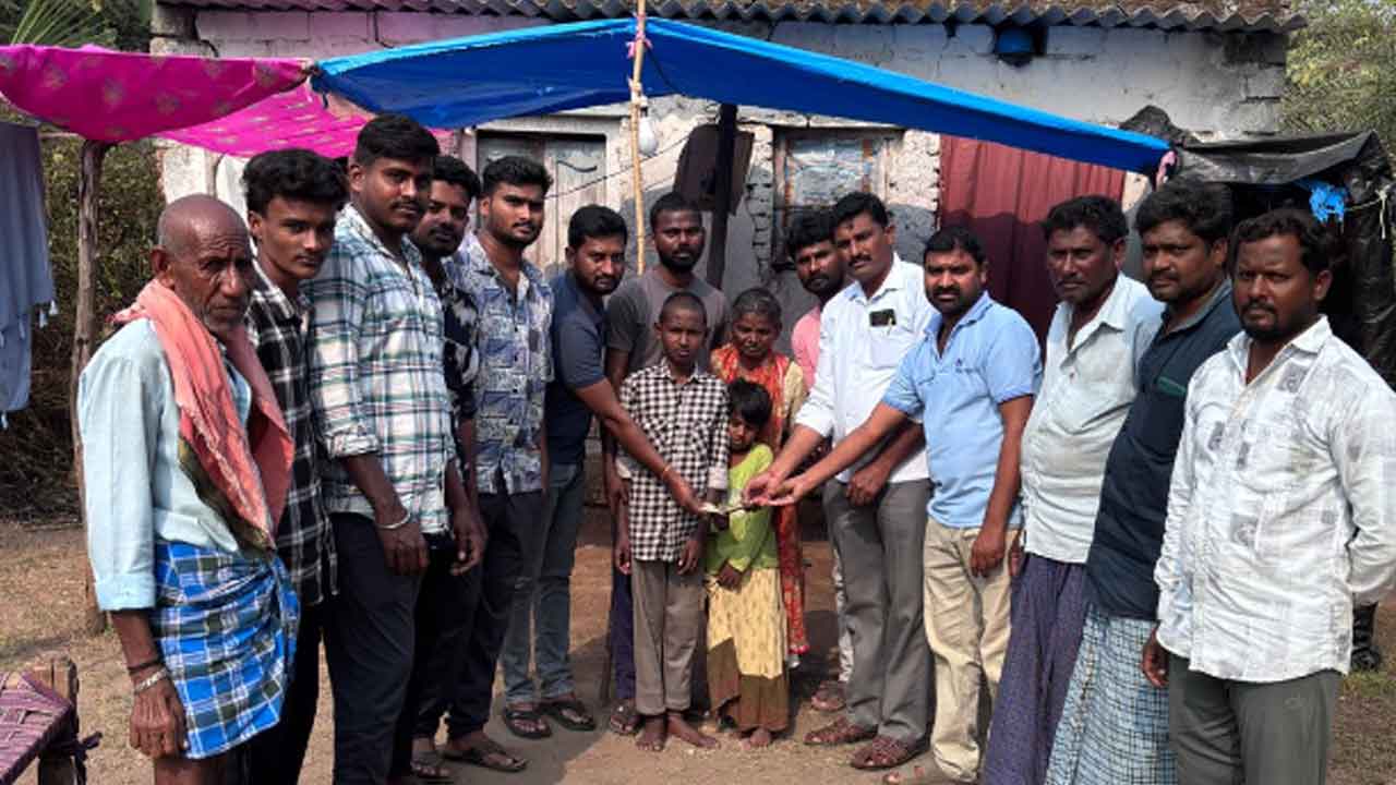 NRI Damodar Yadav | అనాథ పిల్లలకు ఆర్థిక సహాయం అందించిన ఎన్నారై దామోదర్ యాదవ్