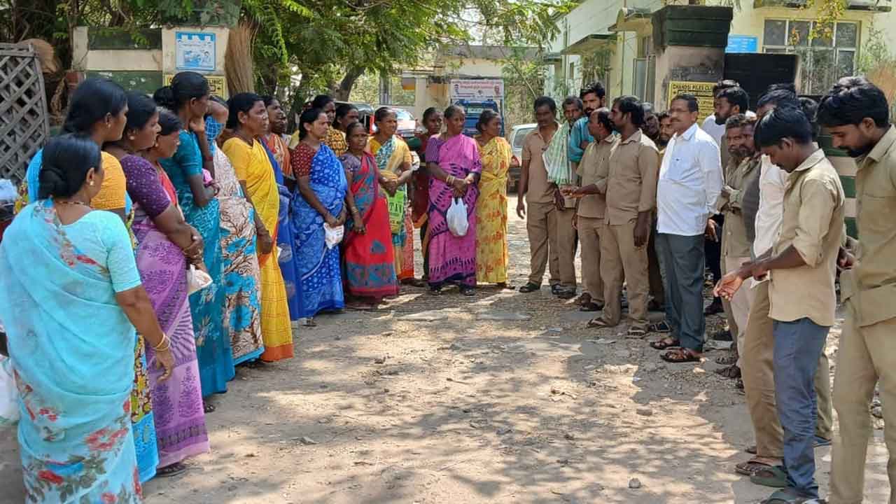 వేతనాలు చెల్లించాల్సిందే..