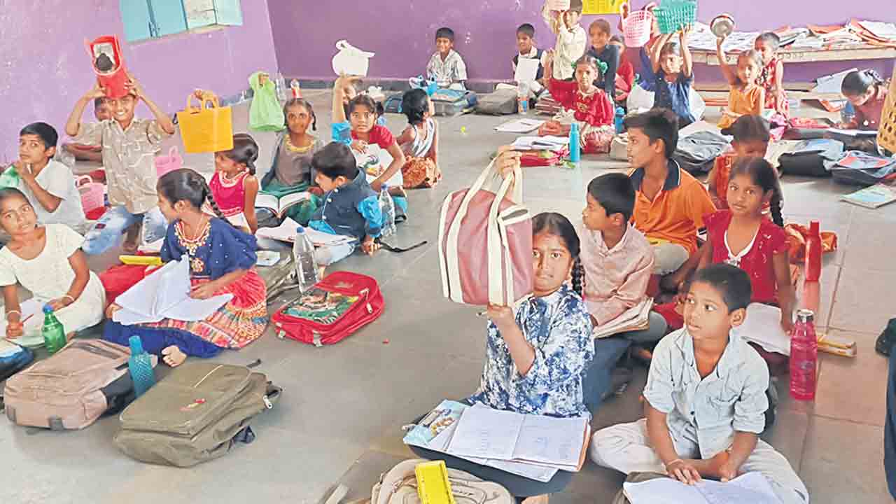 ఇంటి భోజనమే దిక్కు